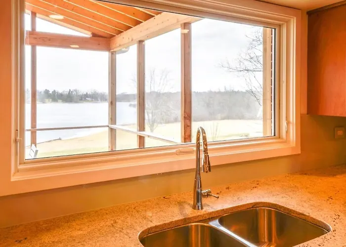 Secluded Retreat - Private Beach, Pier & Fire Pit Holiday home Ingleside