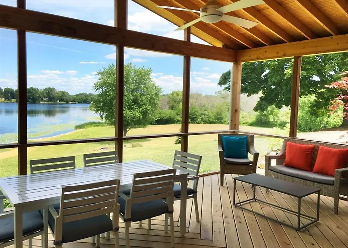 Secluded Retreat - Private Beach, Pier & Fire Pit Ingleside